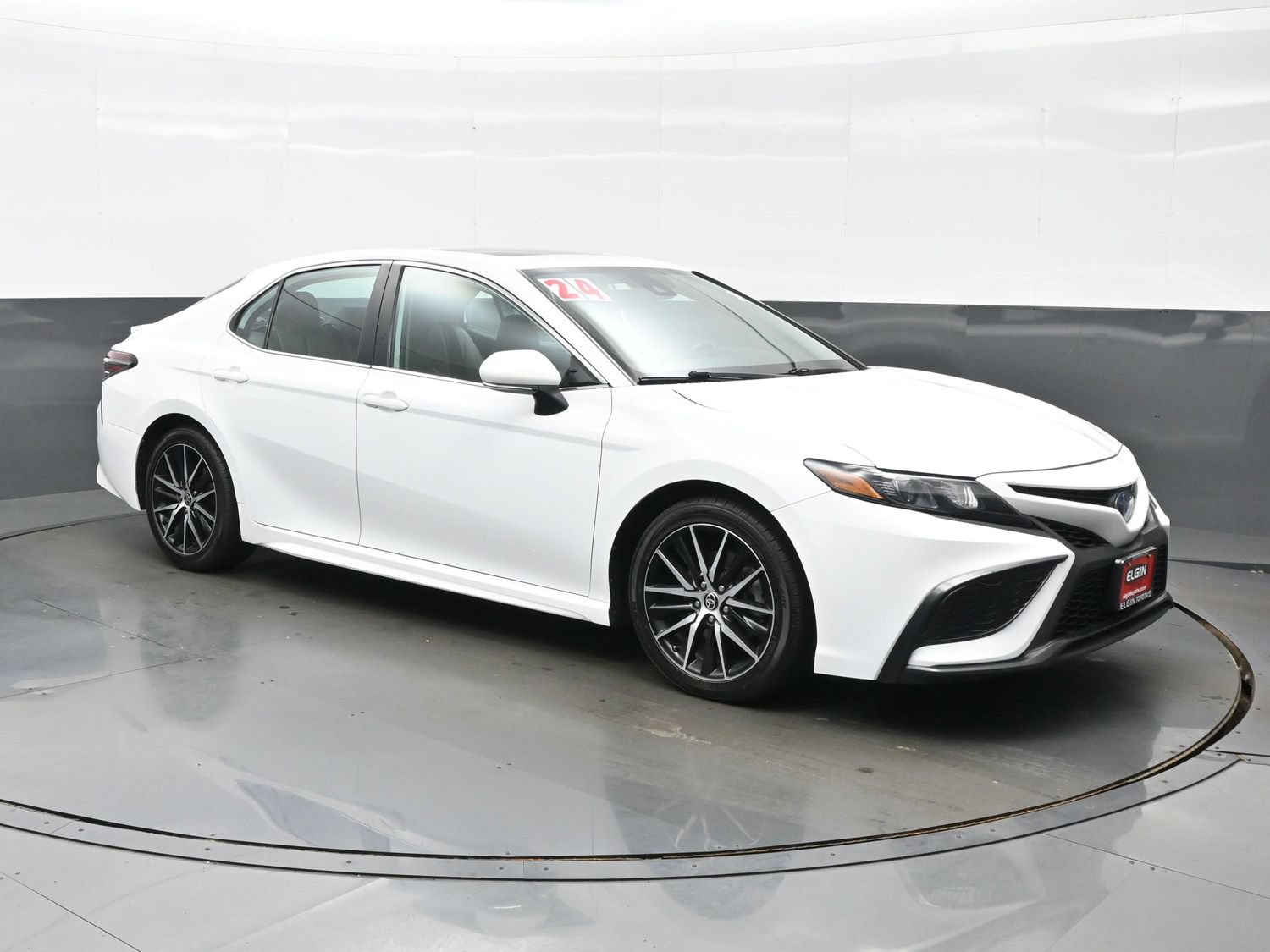 Used 2024 Toyota Camry SE w/ Audio Upgrade Package FWD image 8