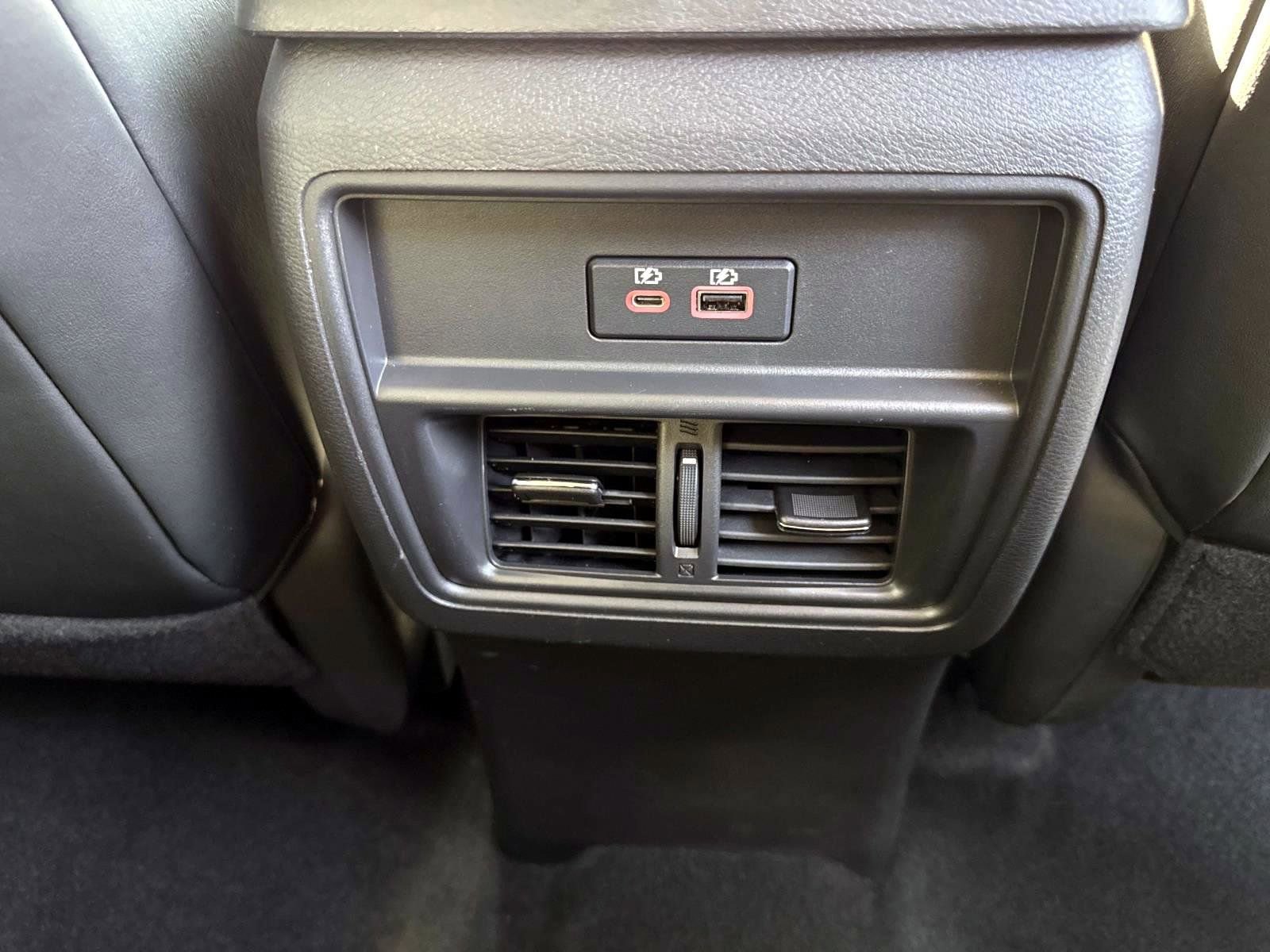 Used 2024 Nissan Murano SV w/ SV Midnight Edition Package image 19