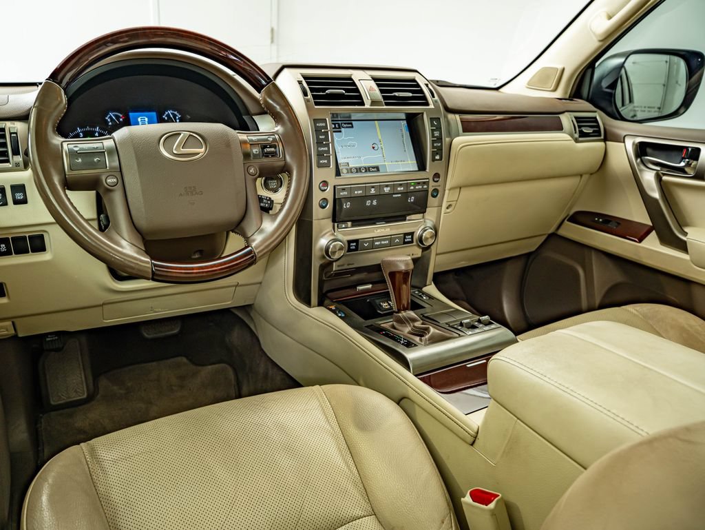 Used 2016 Lexus GX 460 w/ Premium Package AWD/4WD image 31
