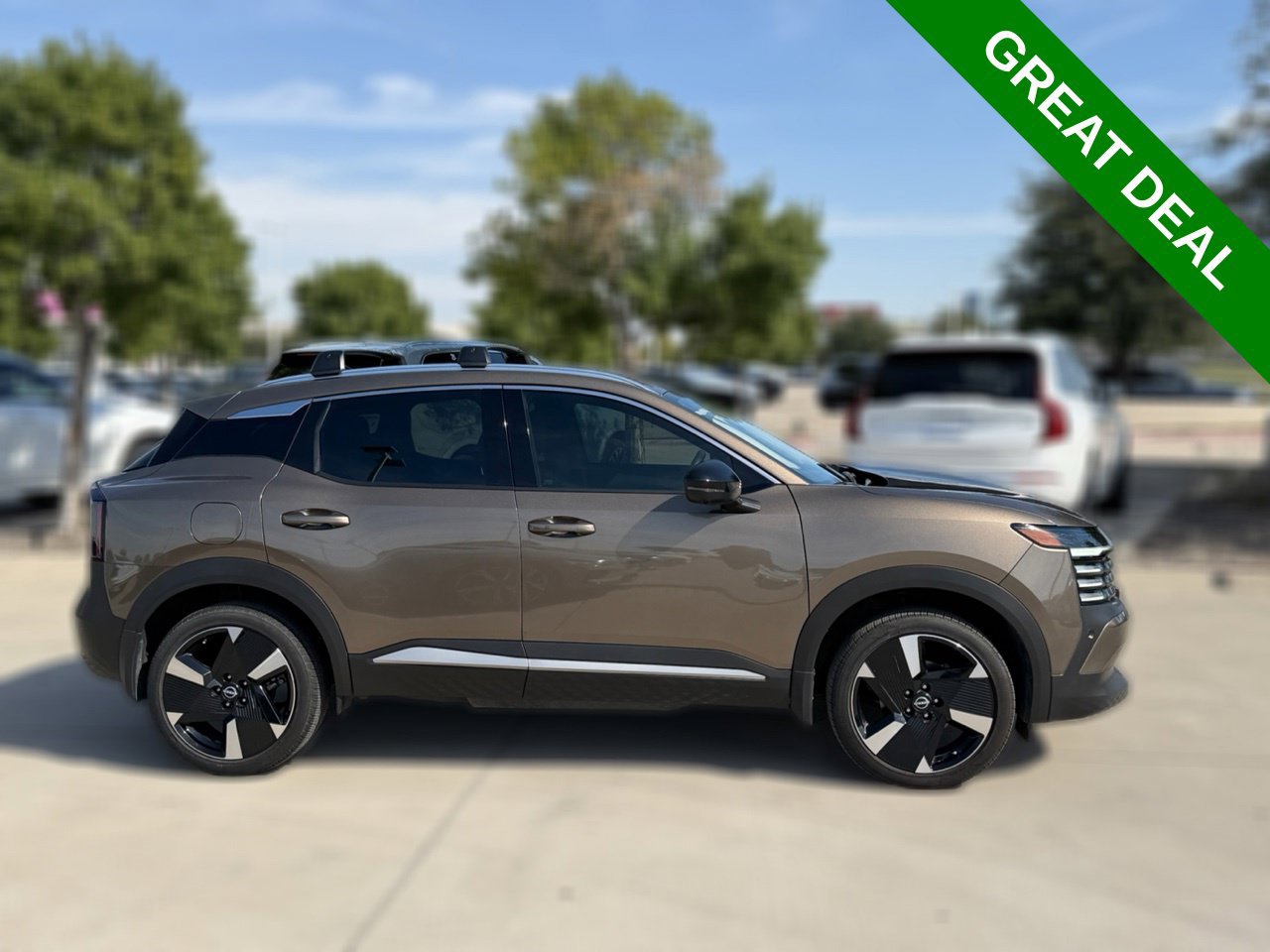 Used 2026 Nissan Kicks SR w/ Cold Weather Package AWD/4WD image 8