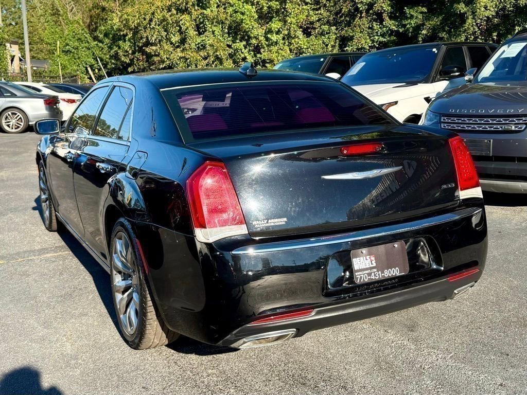 Used 2018 Chrysler 300 Limited image 9