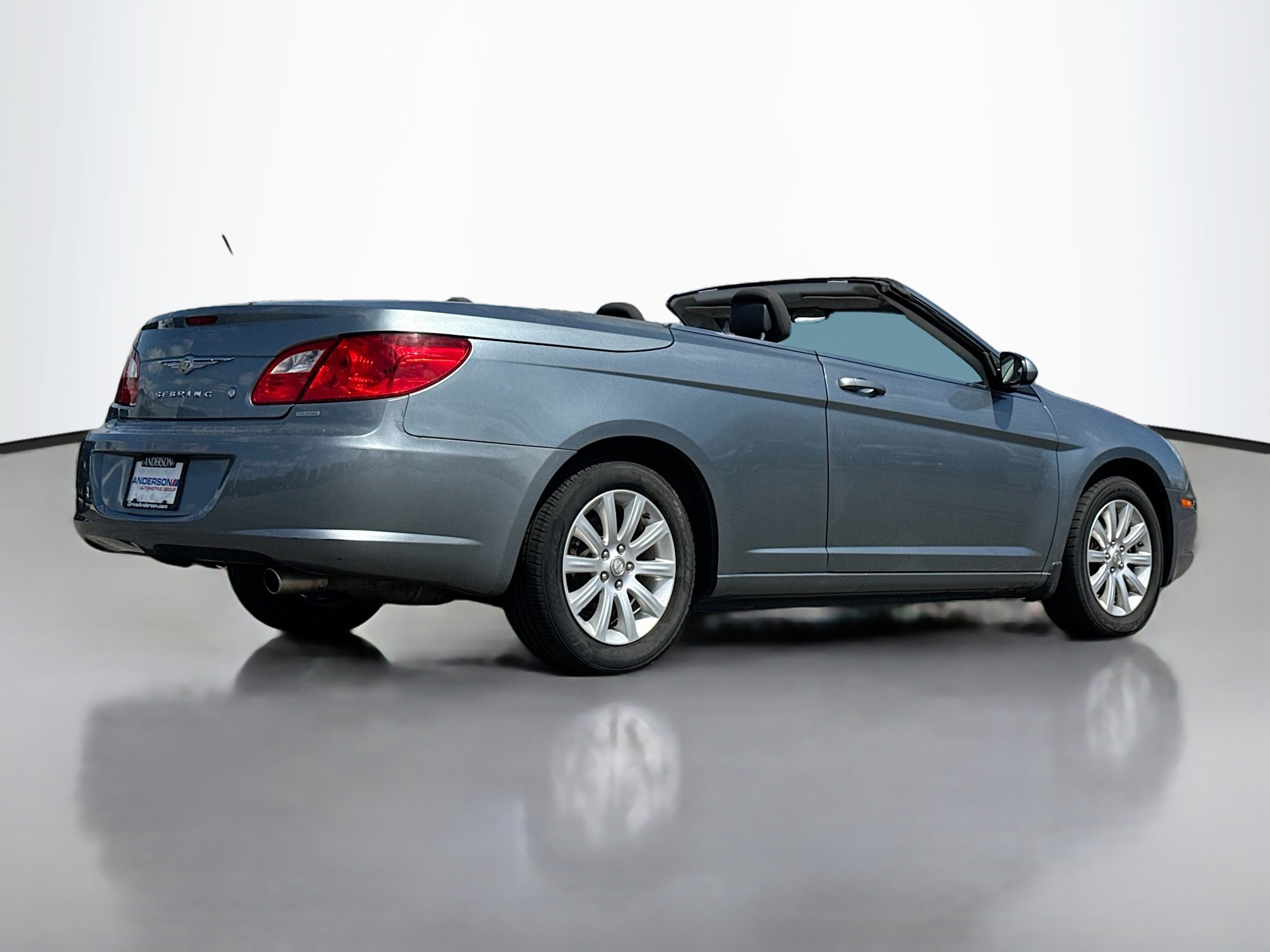 Used 2010 Chrysler Sebring Touring FWD image 2