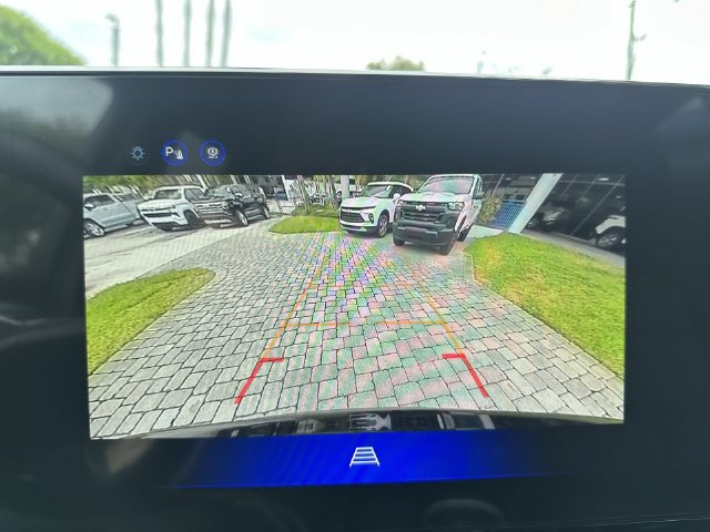 Used 2027 Chevrolet Equinox LT FWD image 24