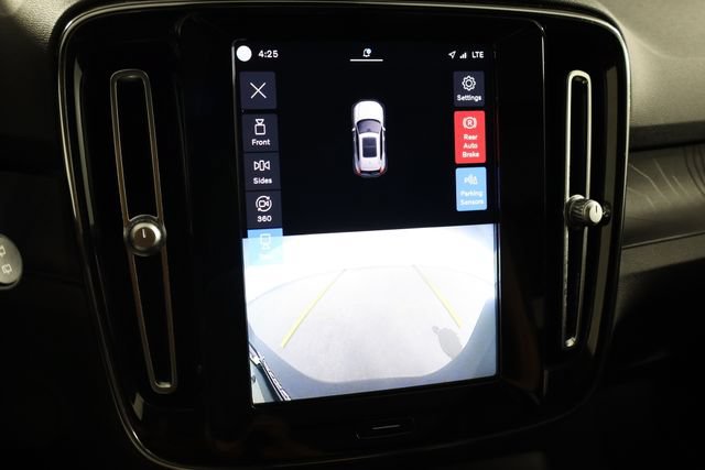 Used 2023 Volvo XC40 Recharge Plus AWD/4WD image 31
