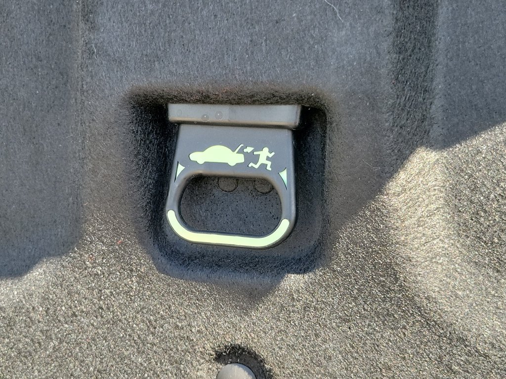 Used 2024 Chevrolet Camaro LT RWD image 15