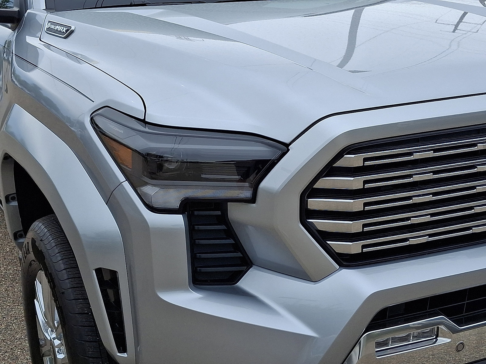 Certified 2025 Toyota Tacoma Limited AWD/4WD image 9