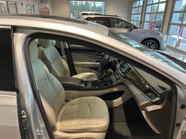 Used 2017 Buick LaCrosse Premium w/ Driver Confidence Package #2 AWD/4WD image 16