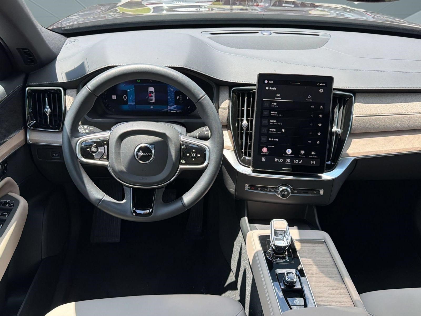 Certified 2025 Volvo XC90 B6 Core AWD/4WD image 29