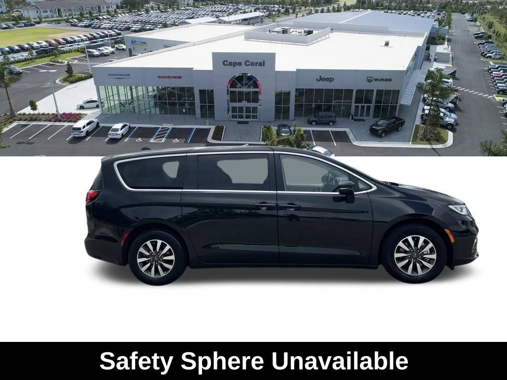 Used 2022 Chrysler Pacifica Touring-L FWD image 4