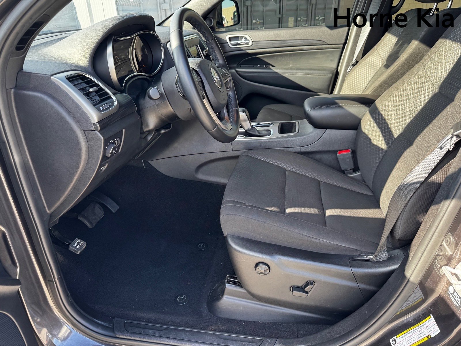 Used 2021 Jeep Grand Cherokee Laredo image 10