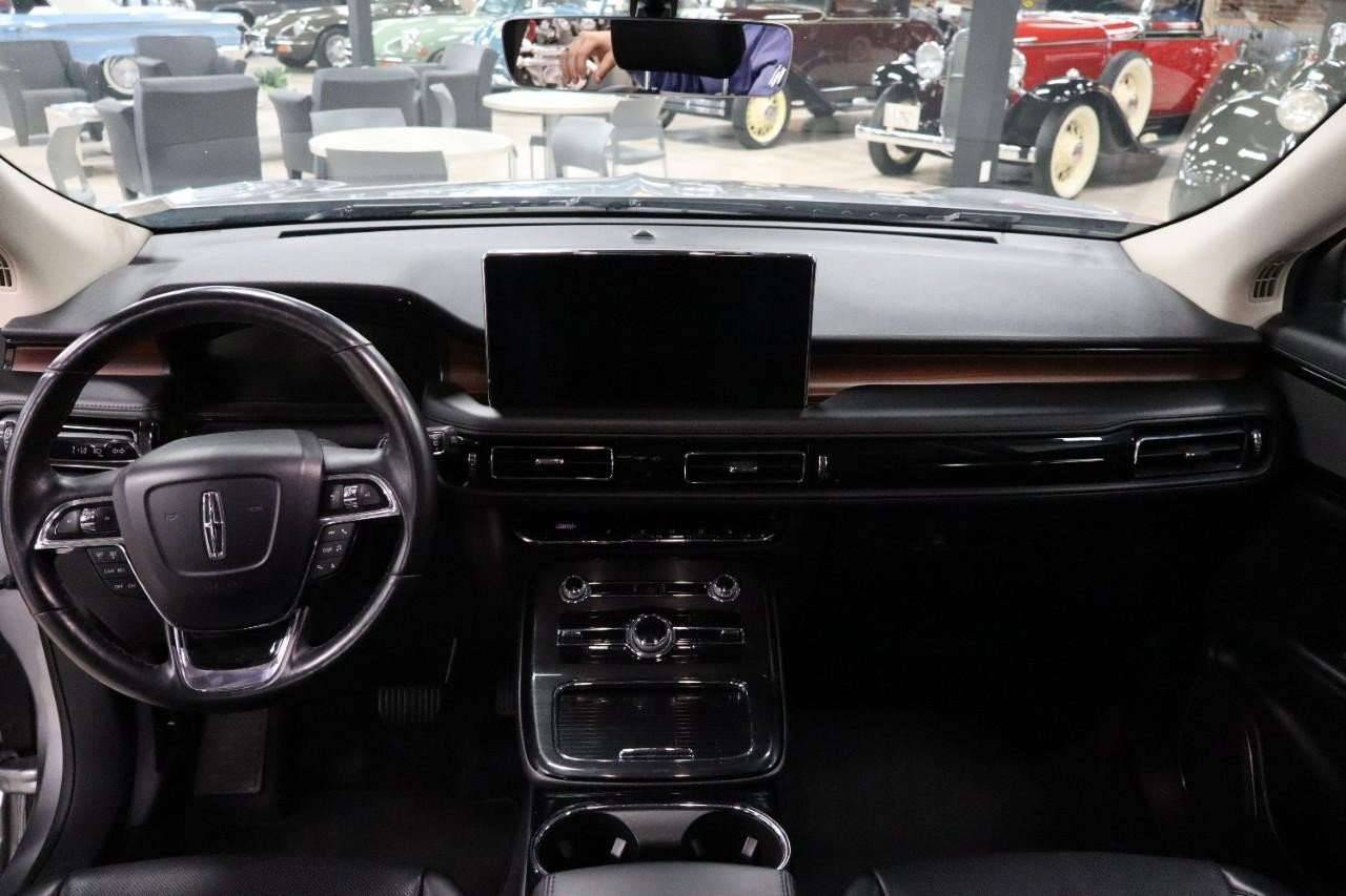 Used 2023 Lincoln Nautilus Reserve image 12