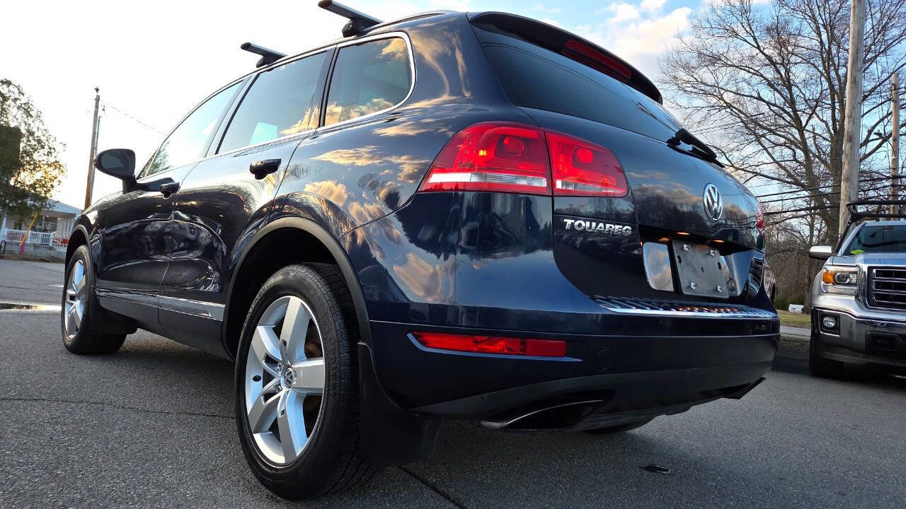 Used 2012 Volkswagen Touareg VR6 image 11