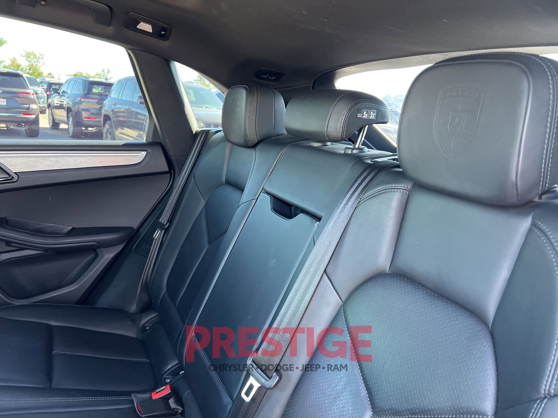 Used 2021 Porsche Macan w/ Premium Package Plus AWD/4WD image 27