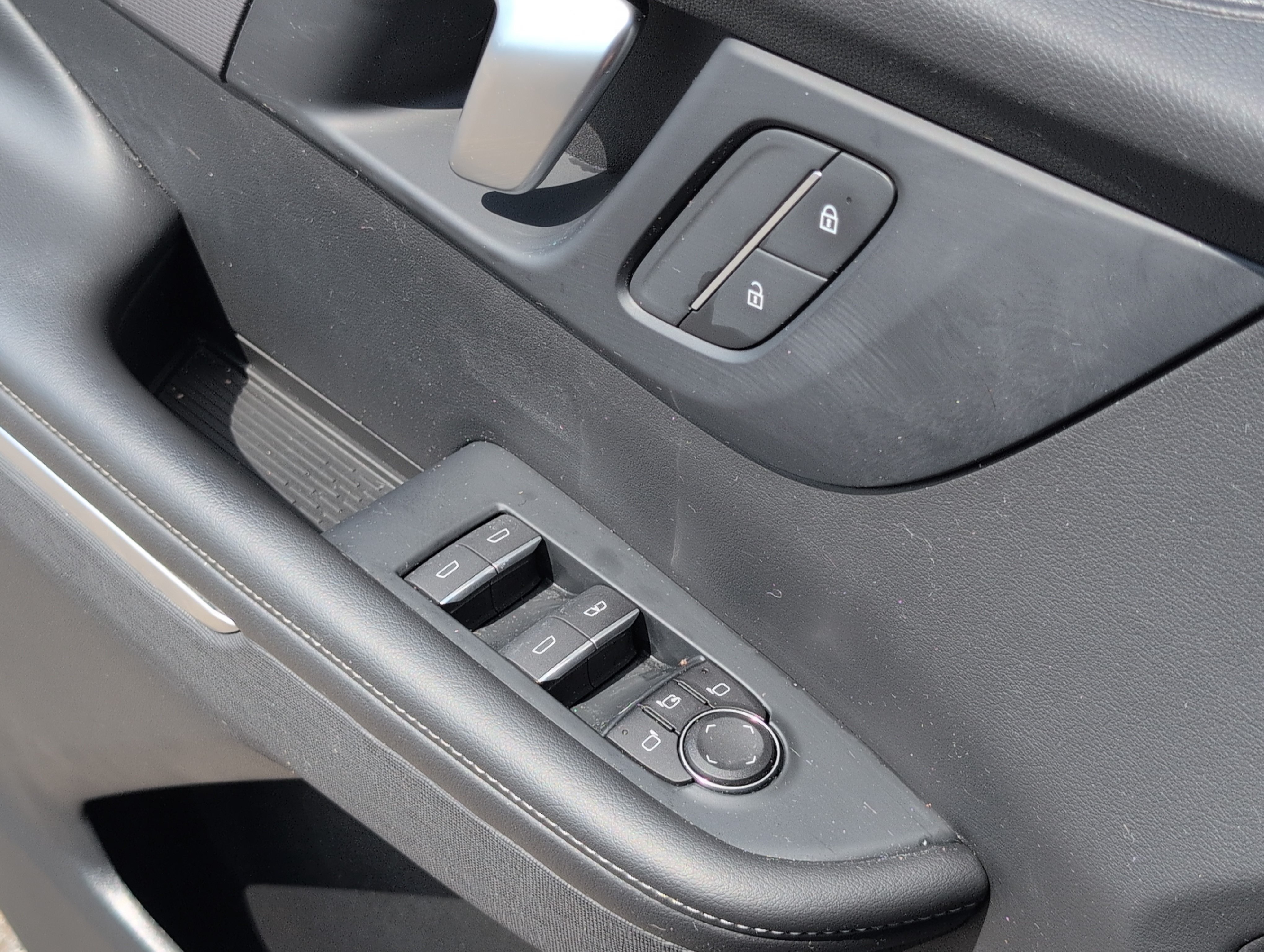 Used 2025 Buick Enclave Sport Touring FWD image 16