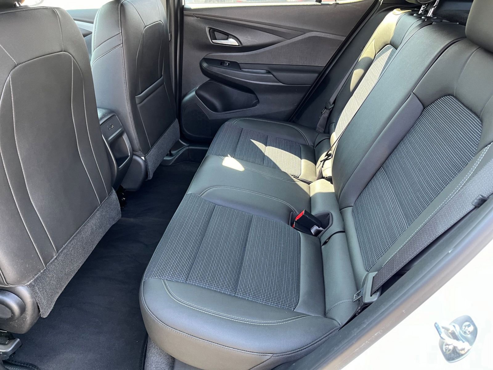 Used 2025 Buick Envista Preferred image 24