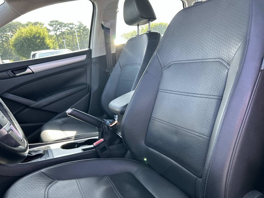 Used 2013 Volkswagen Passat 2.5 SE FWD image 21