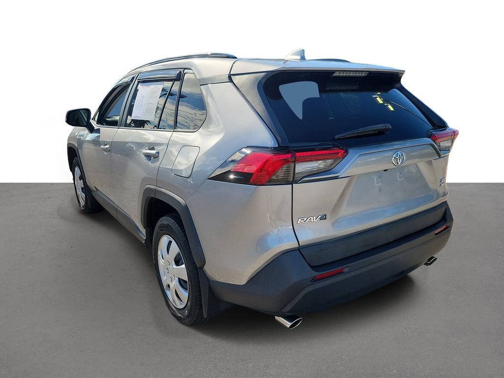 Used 2021 Toyota RAV4 XLE w/ Convenience Package AWD/4WD image 4