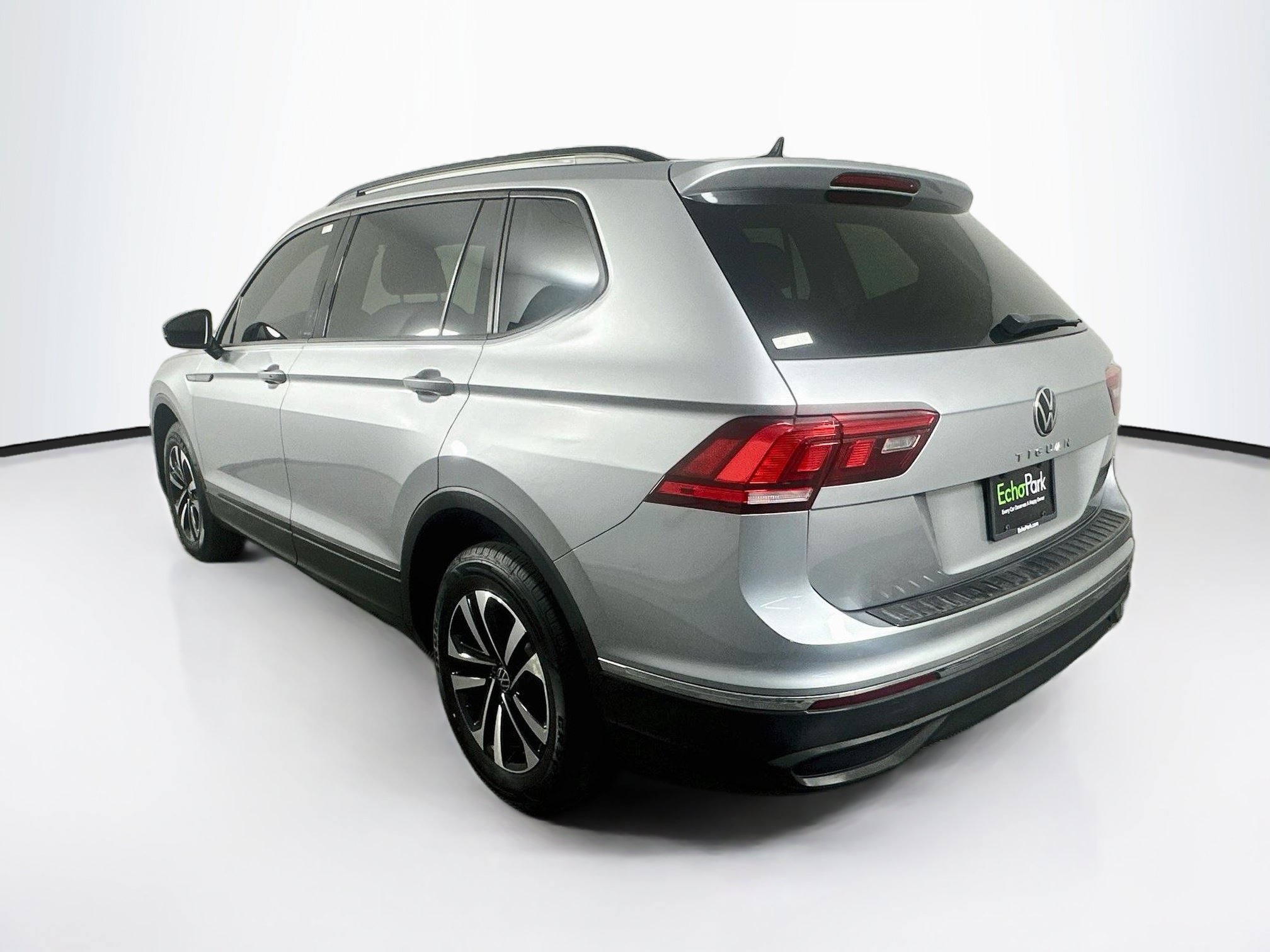 Used 2022 Volkswagen Tiguan S FWD image 5