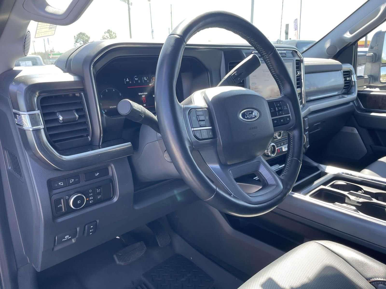 Used 2024 Ford F250 Lariat w/ Sport Appearance Package image 20