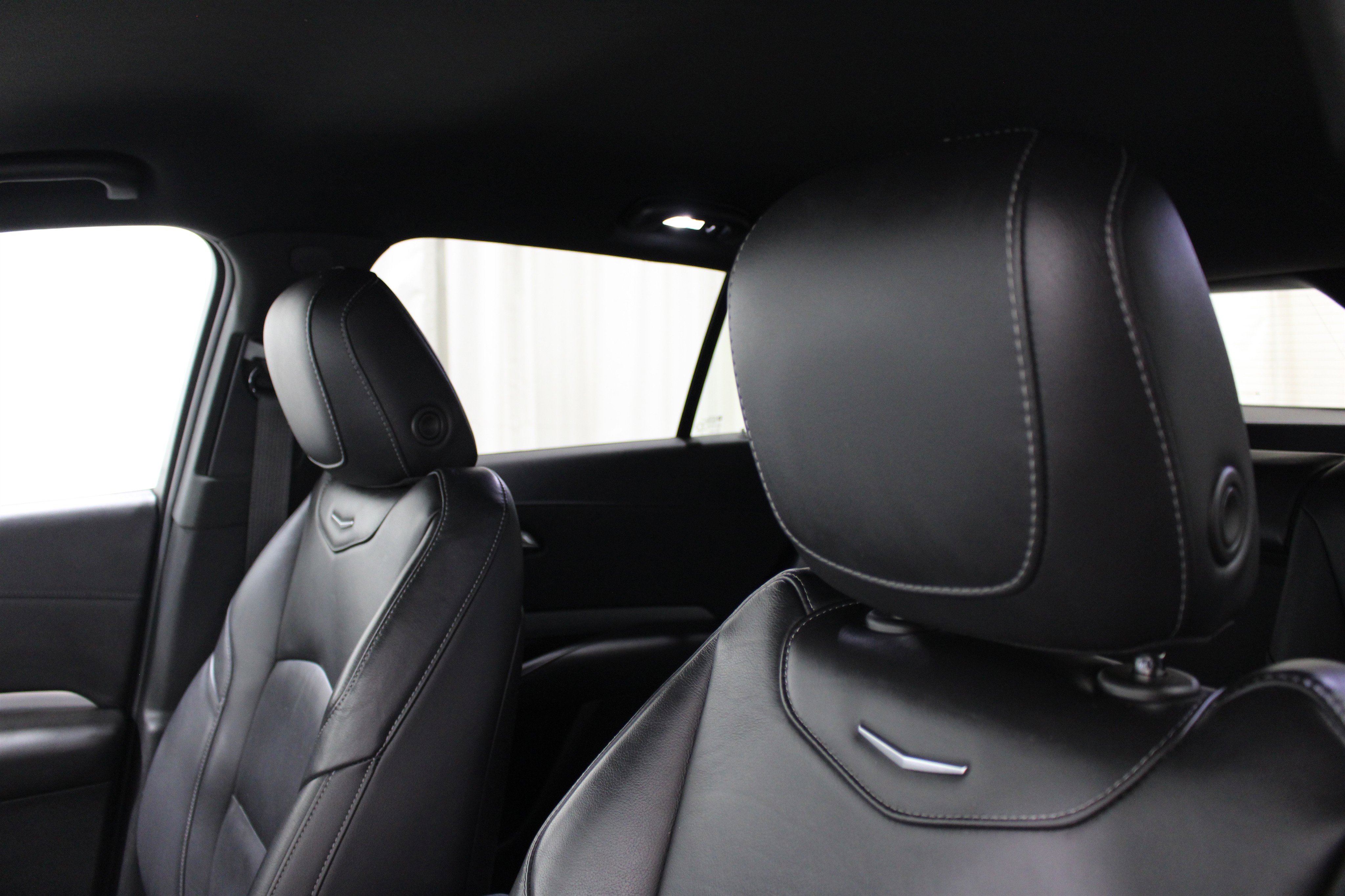 Used 2021 Cadillac XT4 Premium Luxury image 4