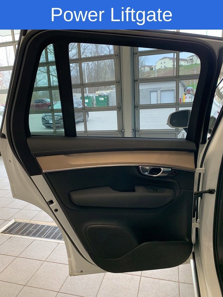 Used 2025 Volvo XC90 B6 Plus image 13