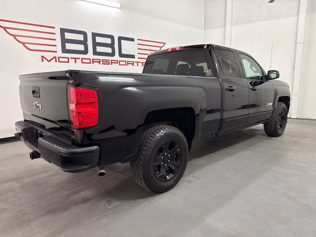 Used 2017 Chevrolet Silverado 1500 LT w/ Midnight Edition AWD/4WD image 3