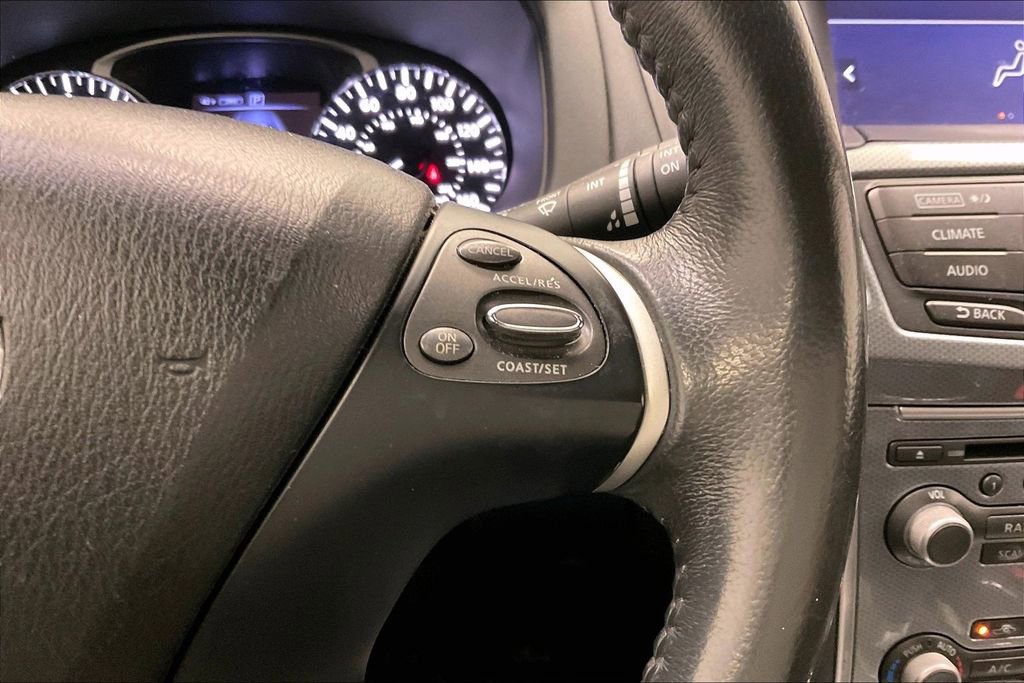 Used 2017 Nissan Pathfinder SL image 20