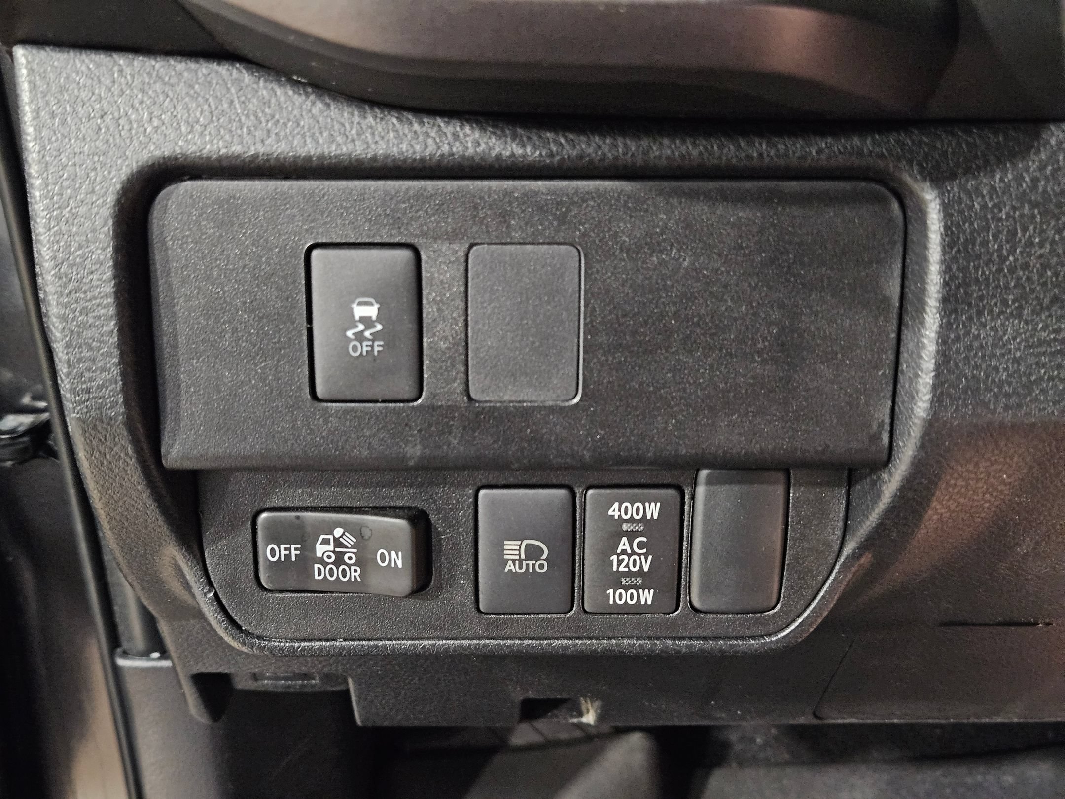 Used 2020 Toyota Tacoma TRD Sport w/ Technology Package AWD/4WD image 25