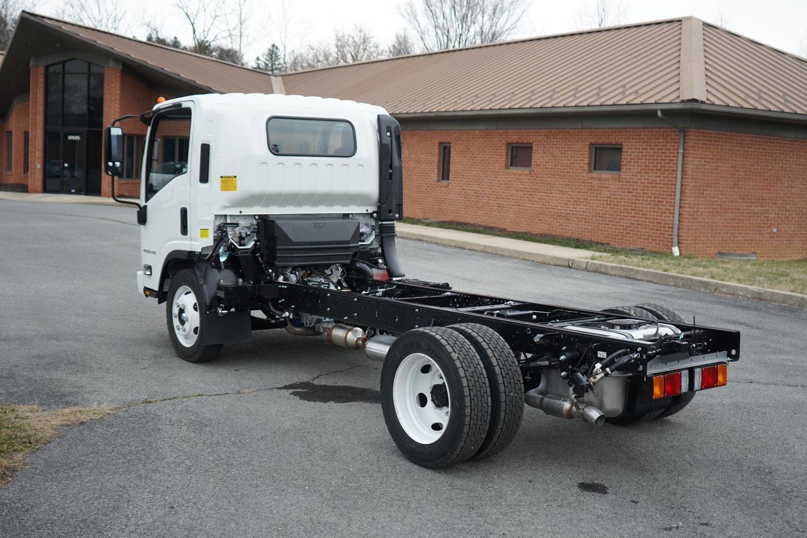 New 2025 Chevrolet Low Cab Forward image 5