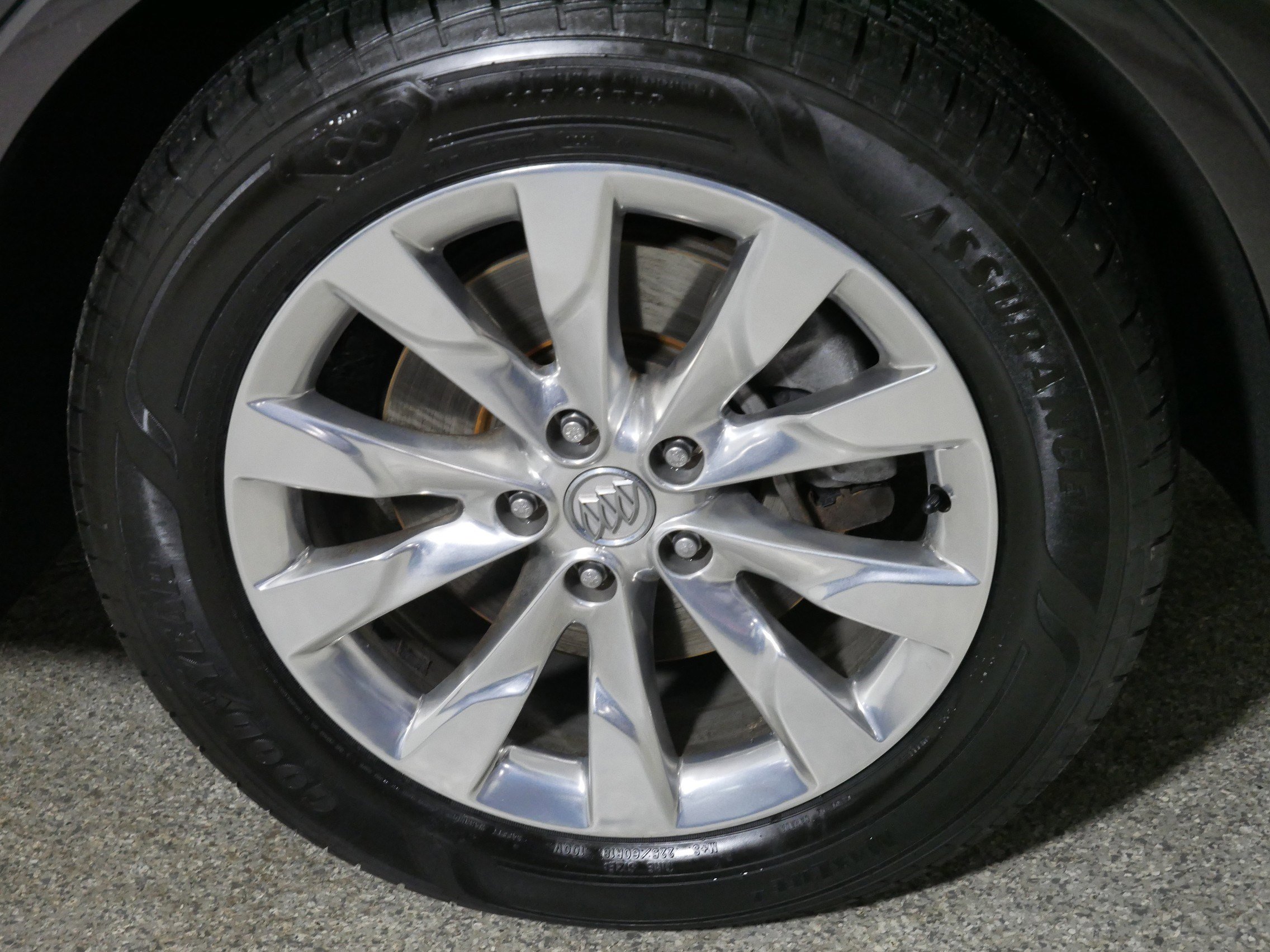 Used 2018 Buick Envision Essence image 16