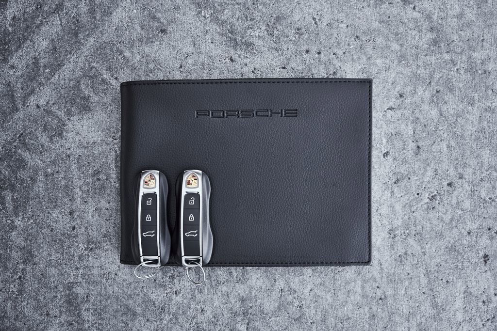 Used 2025 Porsche Cayenne image 78