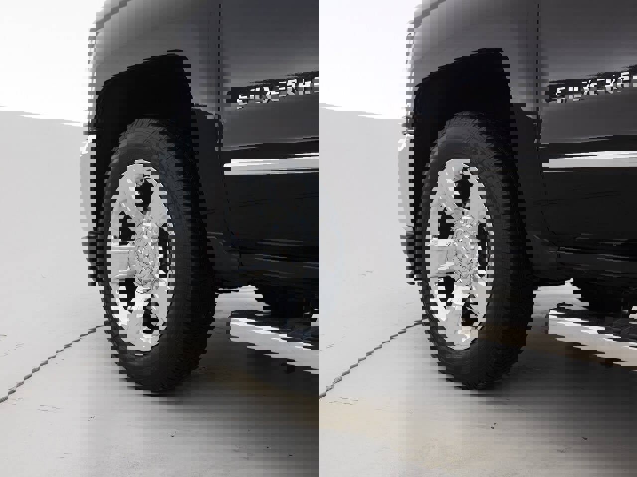 Used 2018 Chevrolet Silverado 1500 LTZ w/ Sport Package image 17