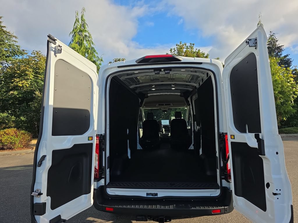 New 2026 Ford Transit 250 148 Medium Roof w/ Load Area Protection Package RWD image 27