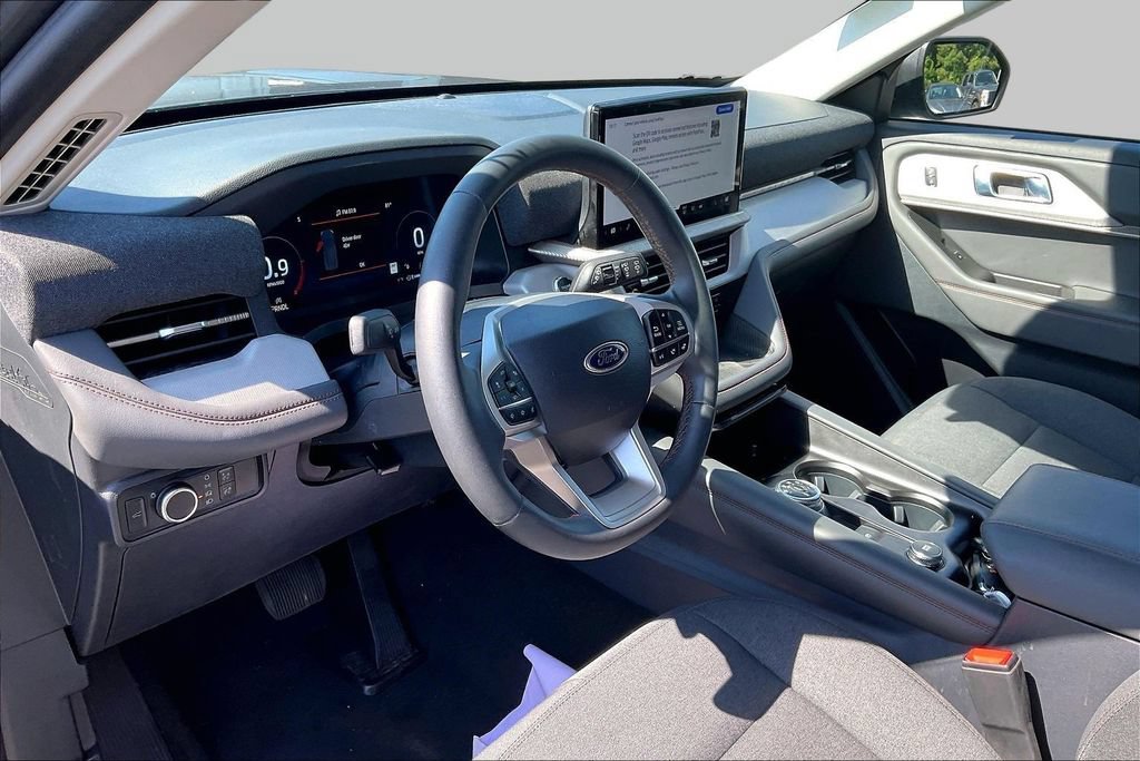 Certified 2025 Ford Explorer Active RWD image 13