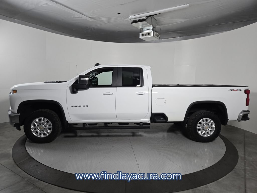 Used 2022 Chevrolet Silverado 3500 LT w/ Convenience Package AWD/4WD image 3