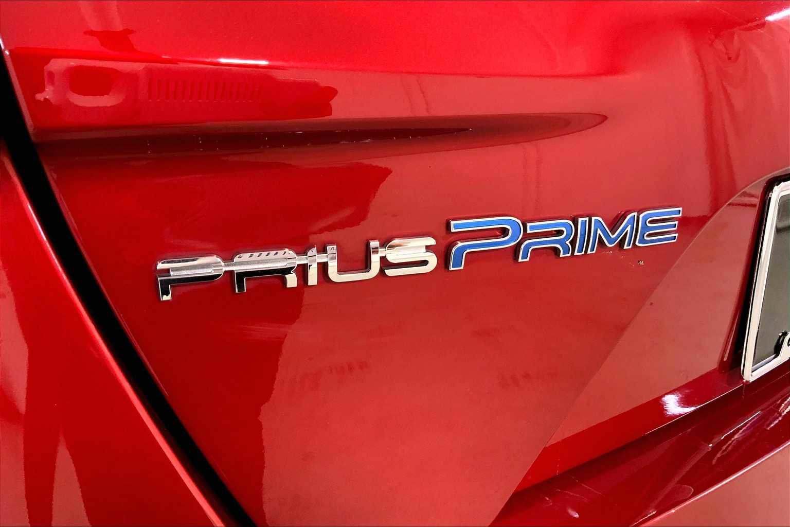 Used 2017 Toyota Prius Prime Advanced image 29