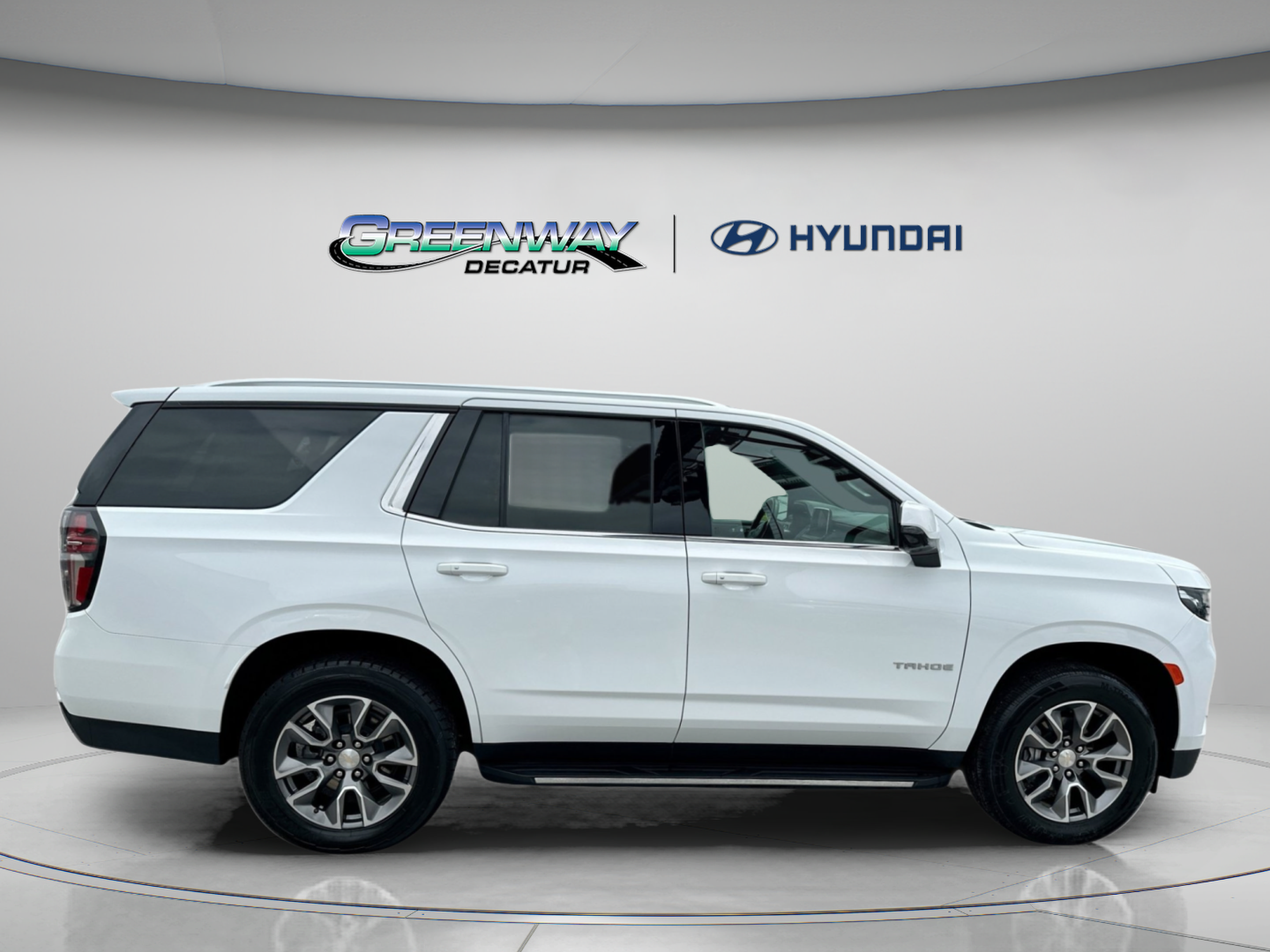 Used 2024 Chevrolet Tahoe LT w/ Luxury Package RWD image 8