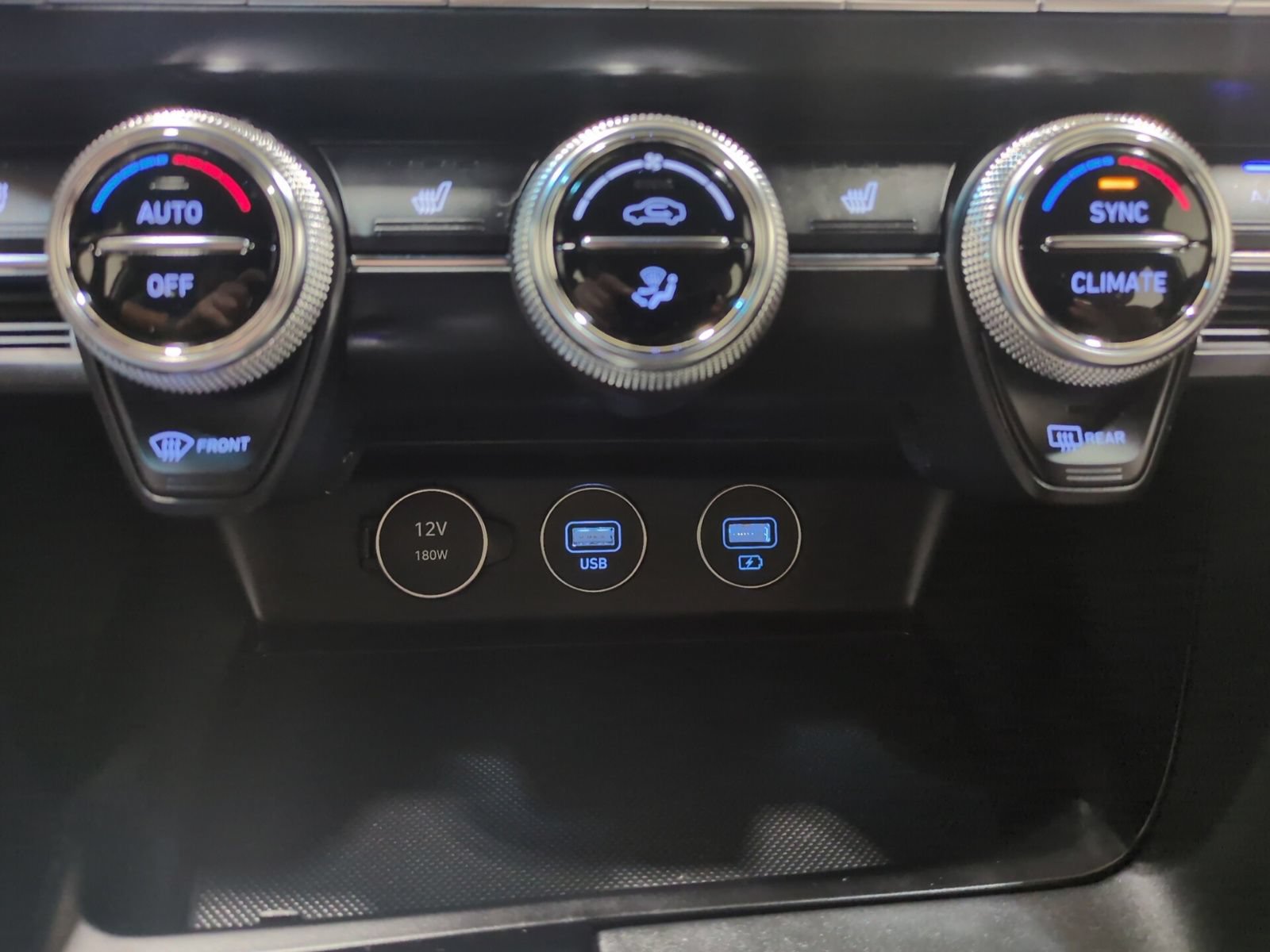 Certified 2023 Genesis G70 2.0T AWD/4WD image 22