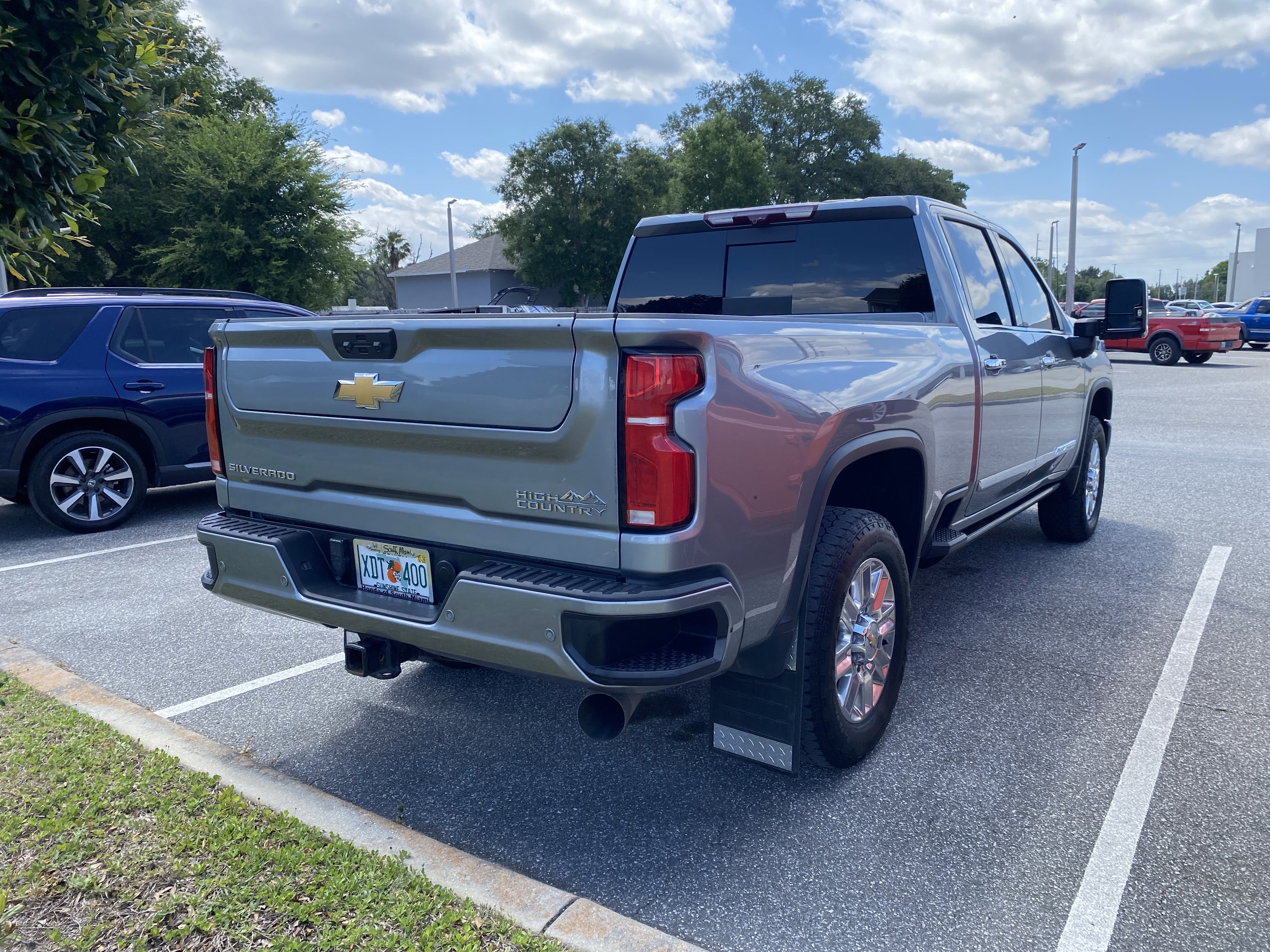 Used 2024 Chevrolet Silverado 2500 High Country w/ High Country Premium Package AWD/4WD image 18