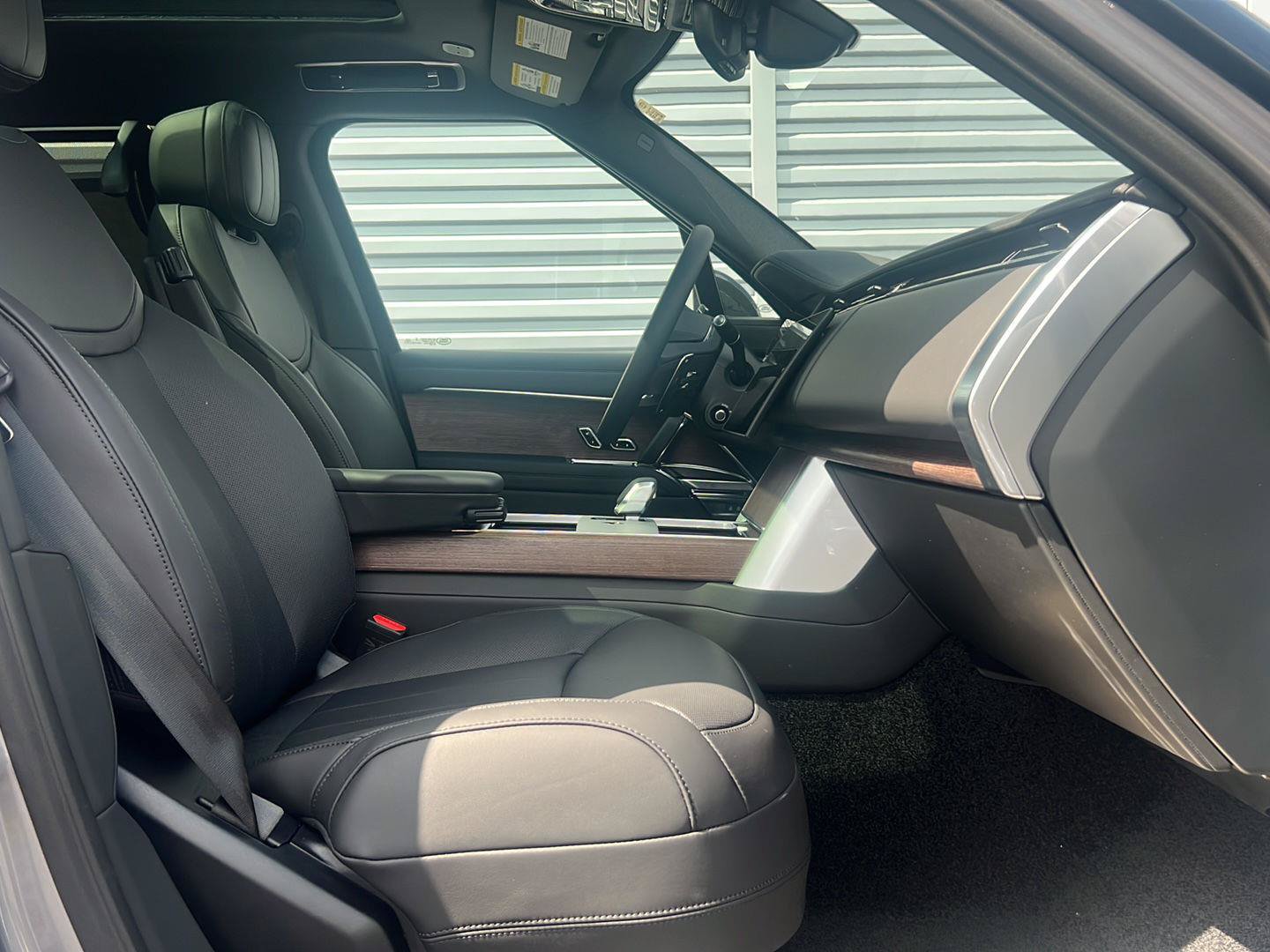 New 2026 Land Rover Range Rover SE AWD/4WD image 25