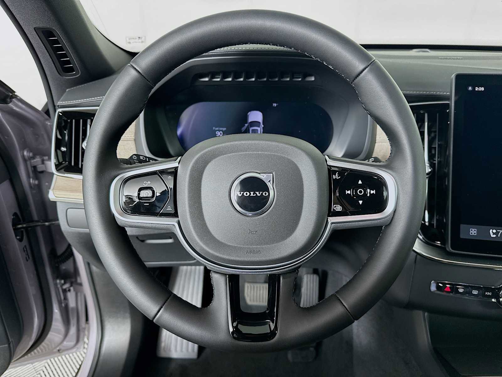 New 2026 Volvo XC90 B5 Plus w/ Protection Package Premier AWD/4WD image 11