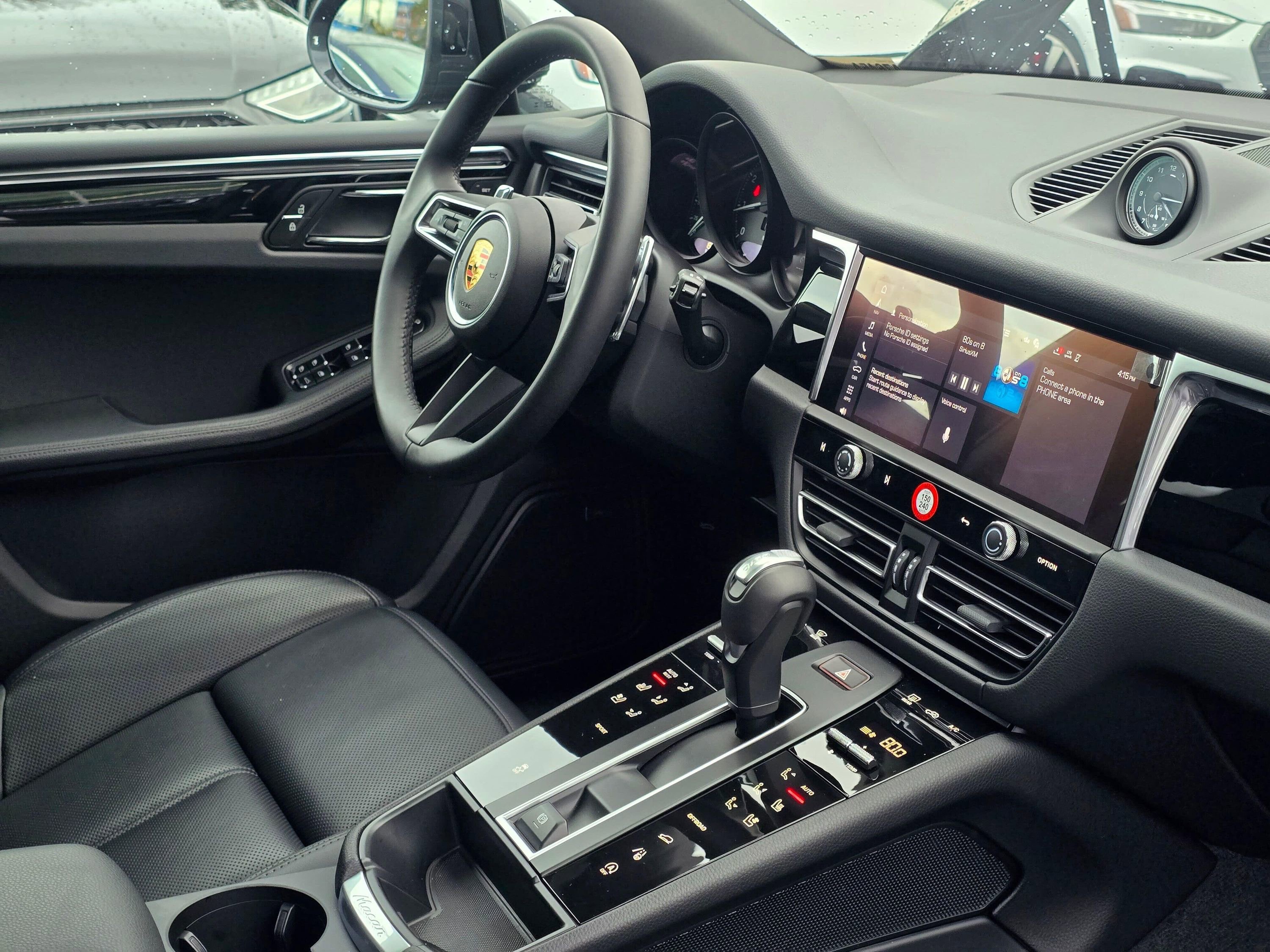 Used 2025 Porsche Macan image 29