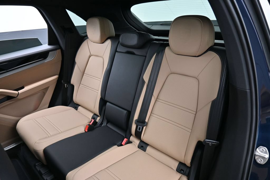 New 2026 Porsche Cayenne S AWD/4WD image 23