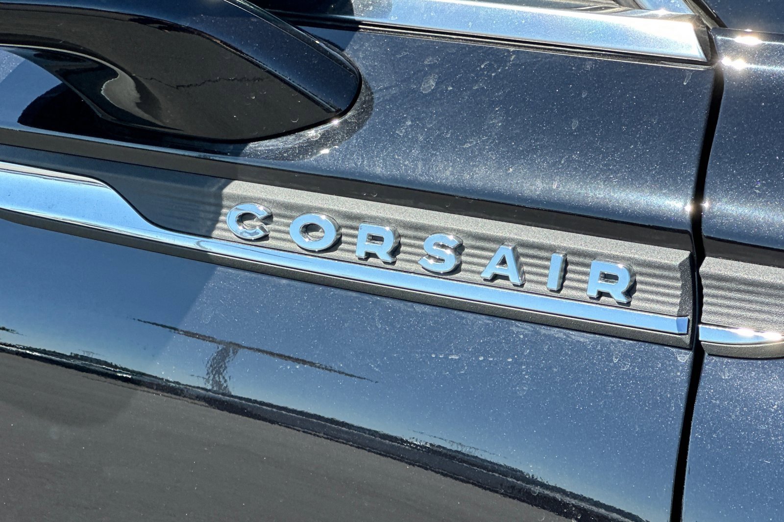 New 2025 Lincoln Corsair Reserve w/ Equipment Group 202A image 26