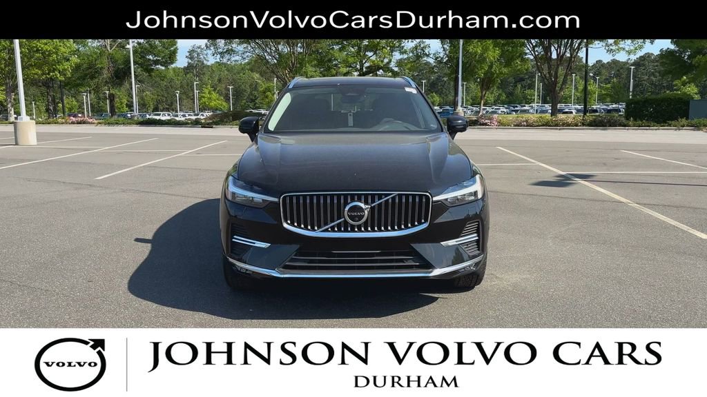 Used 2023 Volvo XC60 B5 Plus w/ Climate Package AWD/4WD image 3