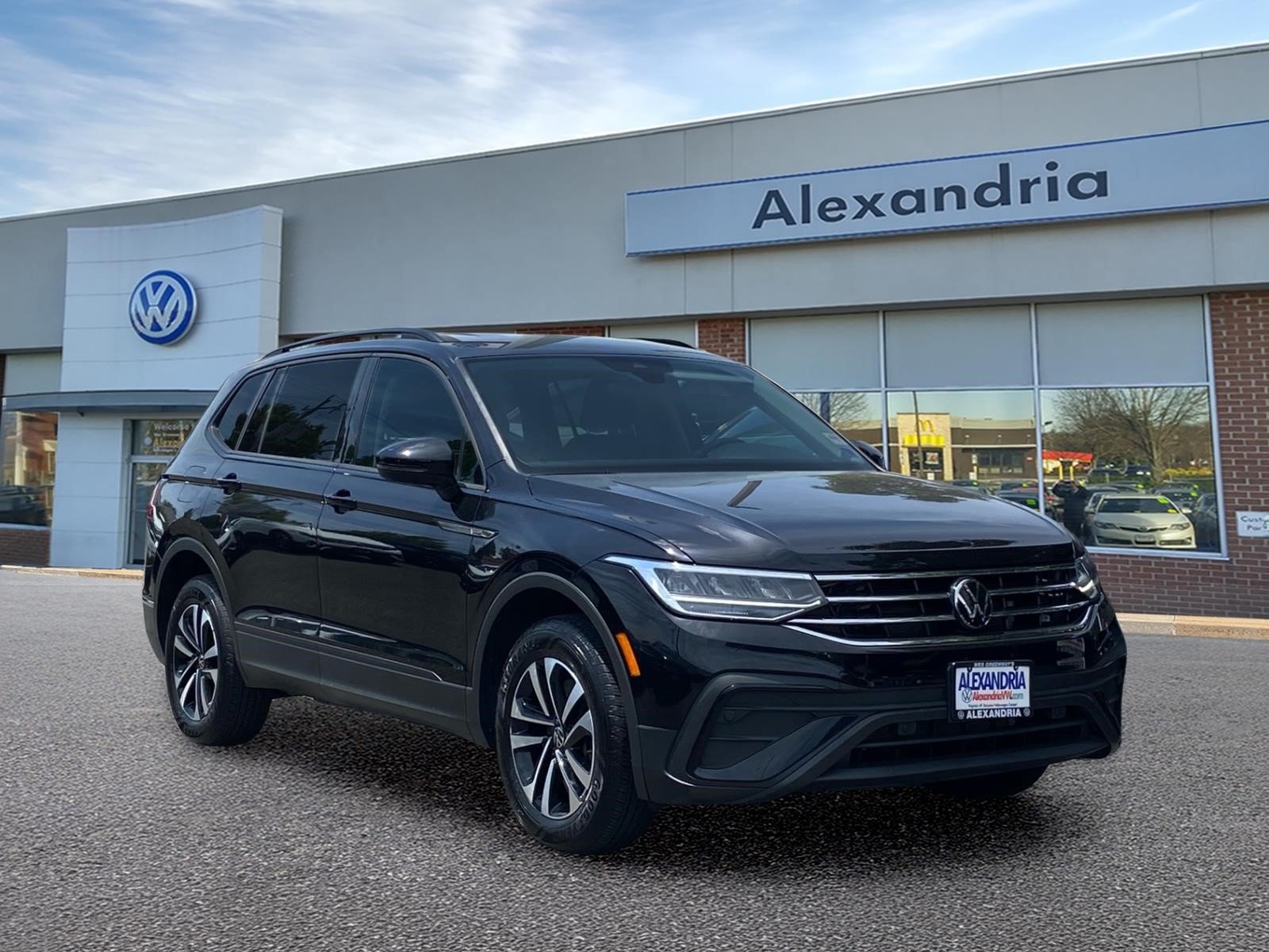 Certified 2023 Volkswagen Tiguan S AWD/4WD image 1