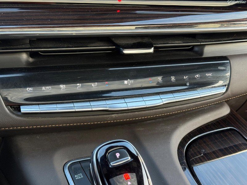 Used 2023 Cadillac Escalade Premium Luxury image 20