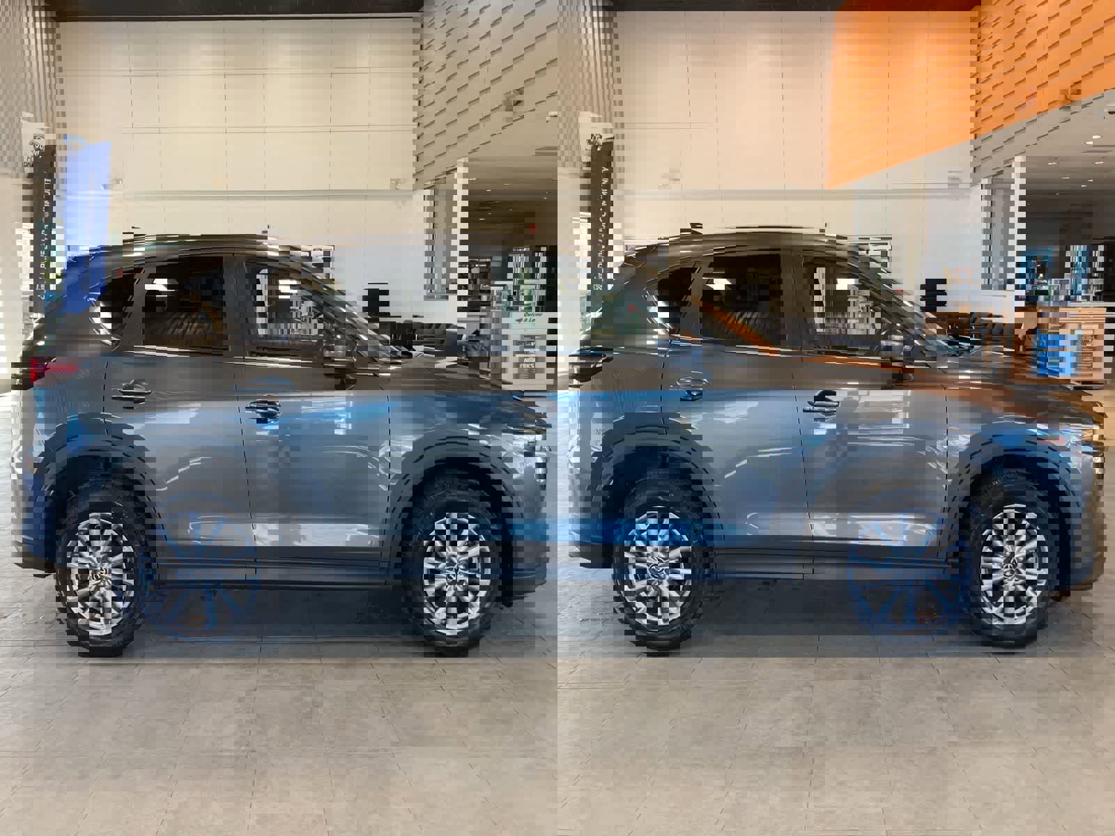 Used 2022 MAZDA CX-5 AWD 2.5 S w/ Select Package image 4