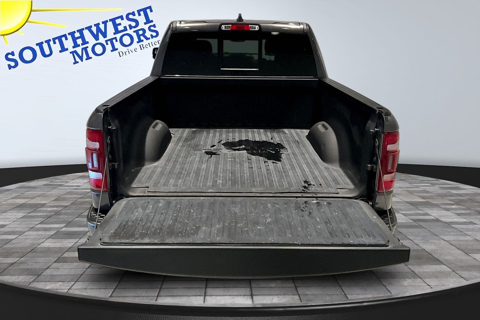 Used 2022 RAM 1500 Limited w/ Body Color Bumper Group AWD/4WD image 8