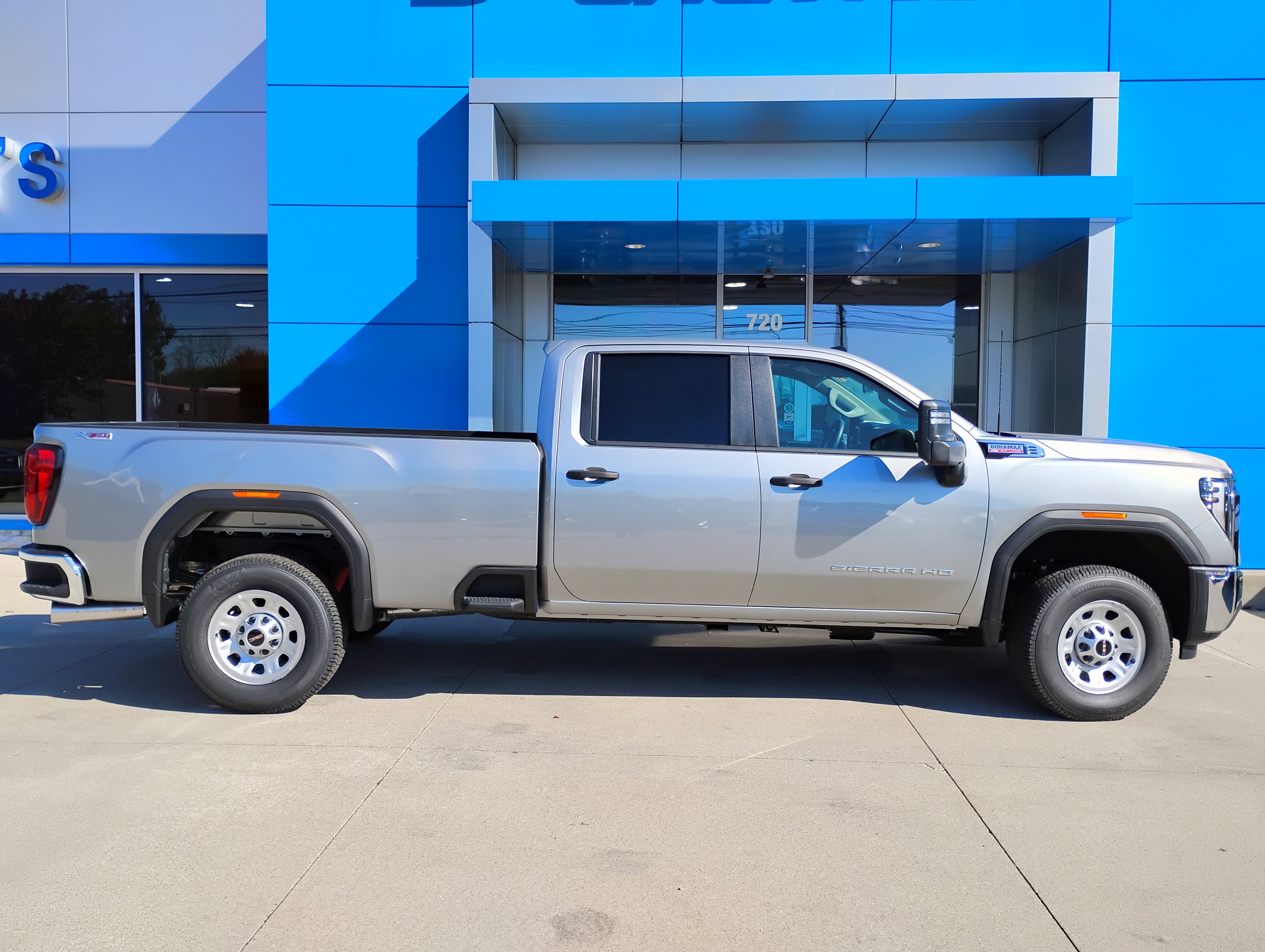 New 2025 GMC Sierra 2500 Pro w/ Convenience Package image 6